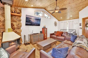 Lobby - Natures Delight #2413 (Big Bear Lake)