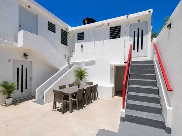 Outdoor dining - Vrbo Property (Cataño)