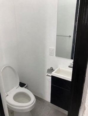 Bathroom - Private studio apartment on a terrace with a panoramic view / Arena GDL (Guadalajara)