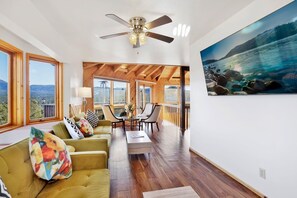 Lobby - The Octagon 2394 (Big Bear City)