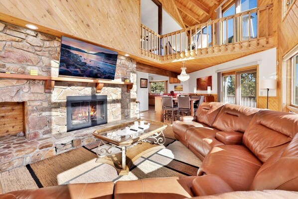 Room - The Octagon 2394 (Big Bear City)