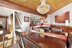 Room - The Octagon 2394 (Big Bear City)