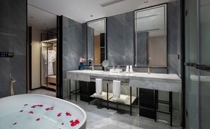 Bathroom - Crowne Plaza Mingyue Hotel (Wenzhou)