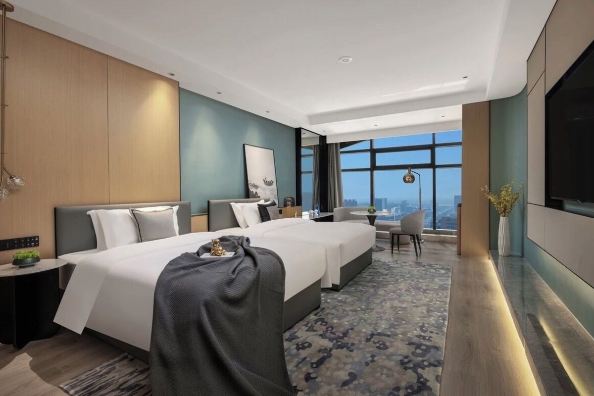 In-room safe, blackout drapes, soundproofing, WiFi (free)