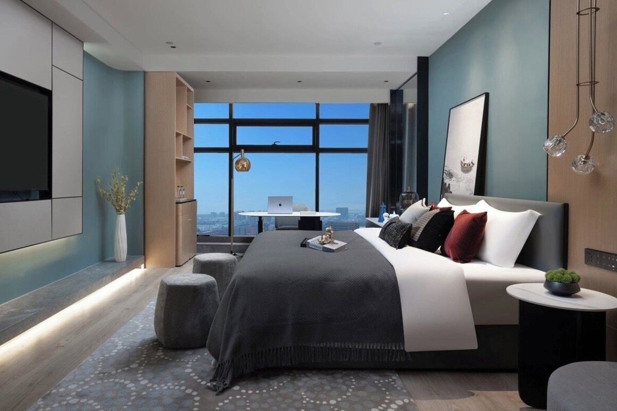 In-room safe, blackout drapes, soundproofing, WiFi (free)