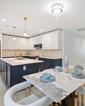 Private kitchen - Brand new spacious 4-bedroom house in peaceful SeaTac with AC (SeaTac)