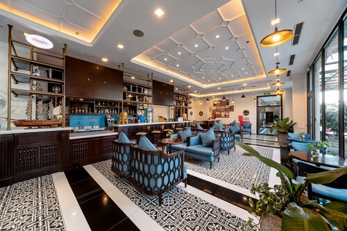 D'lioro Hotel And Resort