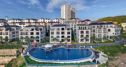 D'lioro Hotel And Resort