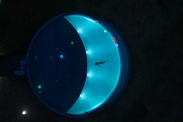 2 outdoor pools