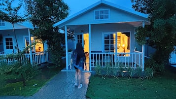 คอทเทจ, วิวแม่น้ำ | บริเวณภายนอก