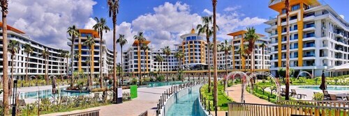 Azura World Hotel