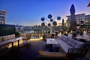 Outdoor dining - Azura World Hotel (Alanya)