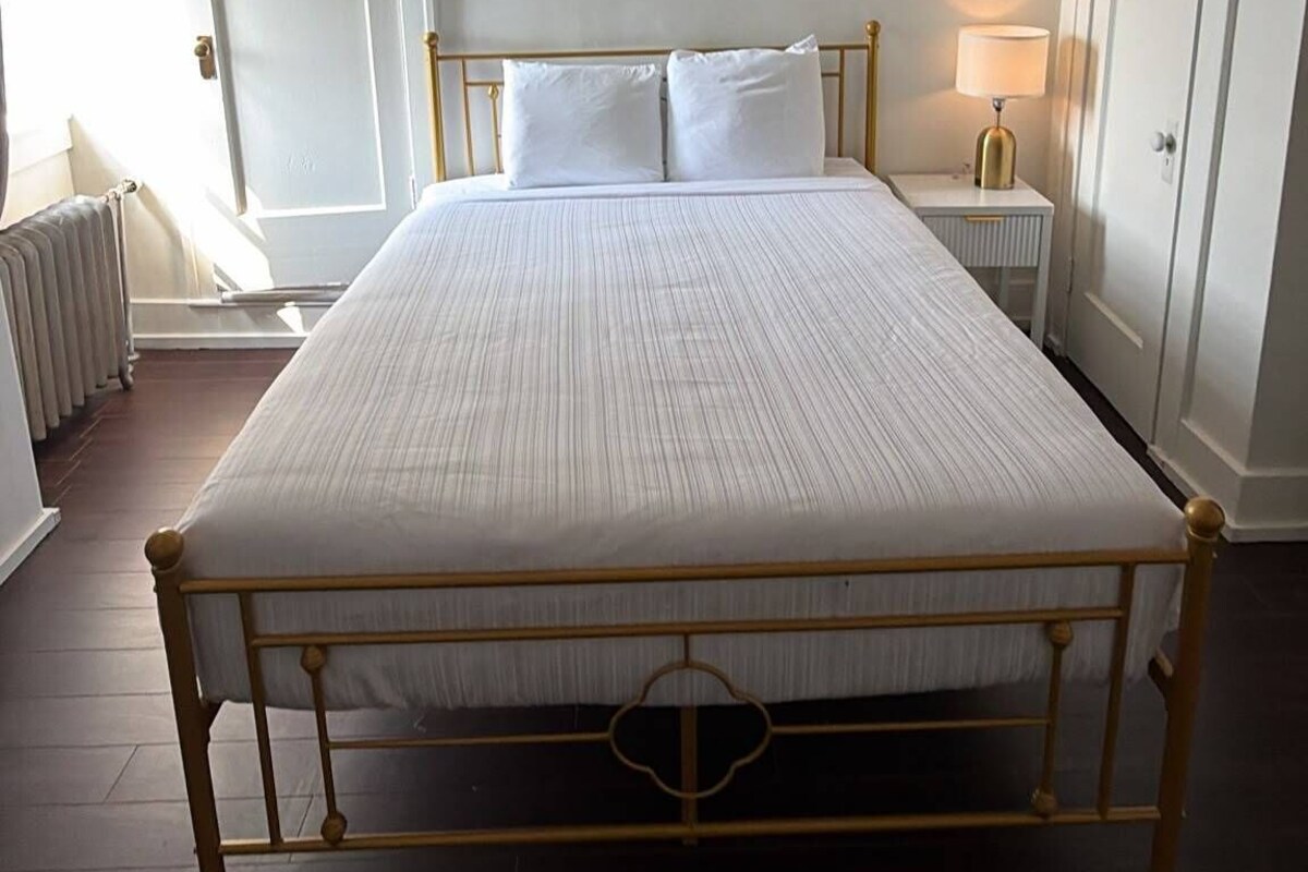 Double Room, Mountain View
