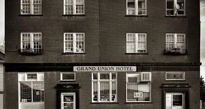 Grand Union Hostel