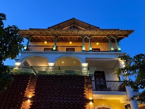 Front of property - Oak Ray Ocean Beach (Dikwella)