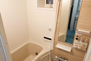 Bathroom - Spacious & Comfortable Tokyo Home, Full Kitchen, Bath & Family-Friendly Stay (Toshima City)