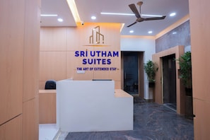 Lobby - Sri Utham Suites (Bengaluru)