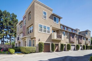 Exterior - Walk to Train Station & More! Modern Compton Unit (Compton)