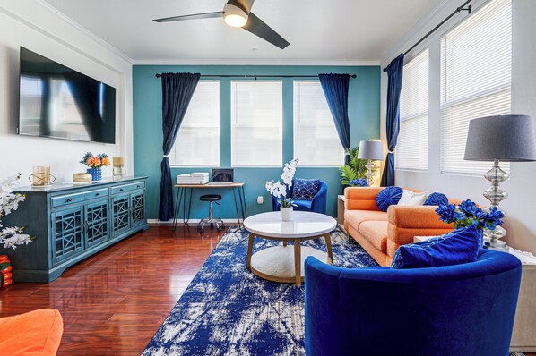 Living area - Walk to Train Station & More! Modern Compton Unit (Compton)