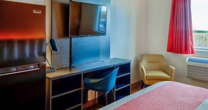 1 Queen Bed | Mob Acc RI Shwr Nsmk Minifridg