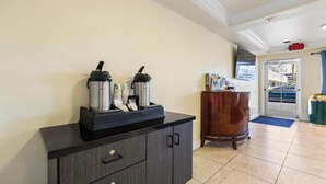 Interior - 1 Full Bed | Mobility Access RI Shwr, Nsmk (Las Vegas)