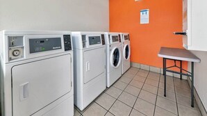 Uklassifisert bilde, 3 av 18, knapp