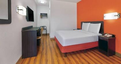 1 Queen Bed | Columbus GA