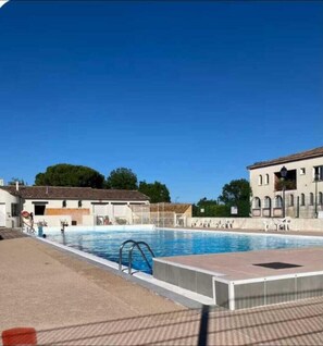 Pool - Vrbo Property (Villeneuve-Loubet)