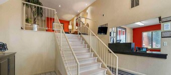 1 Queen Bed | Non-Smoking, Kitchen