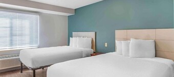 1 Queen Bed | Non-Smoking, Kitchen