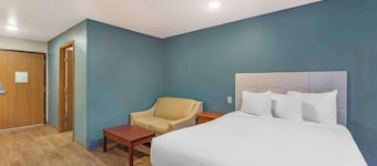 2 Queen Beds | Non-Smoking, Kitchen