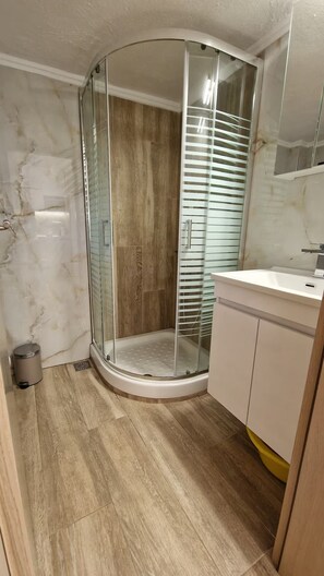 Bathroom - Halikidiki, Family house to enjoy by the beach (Kalives Polygyrou)
