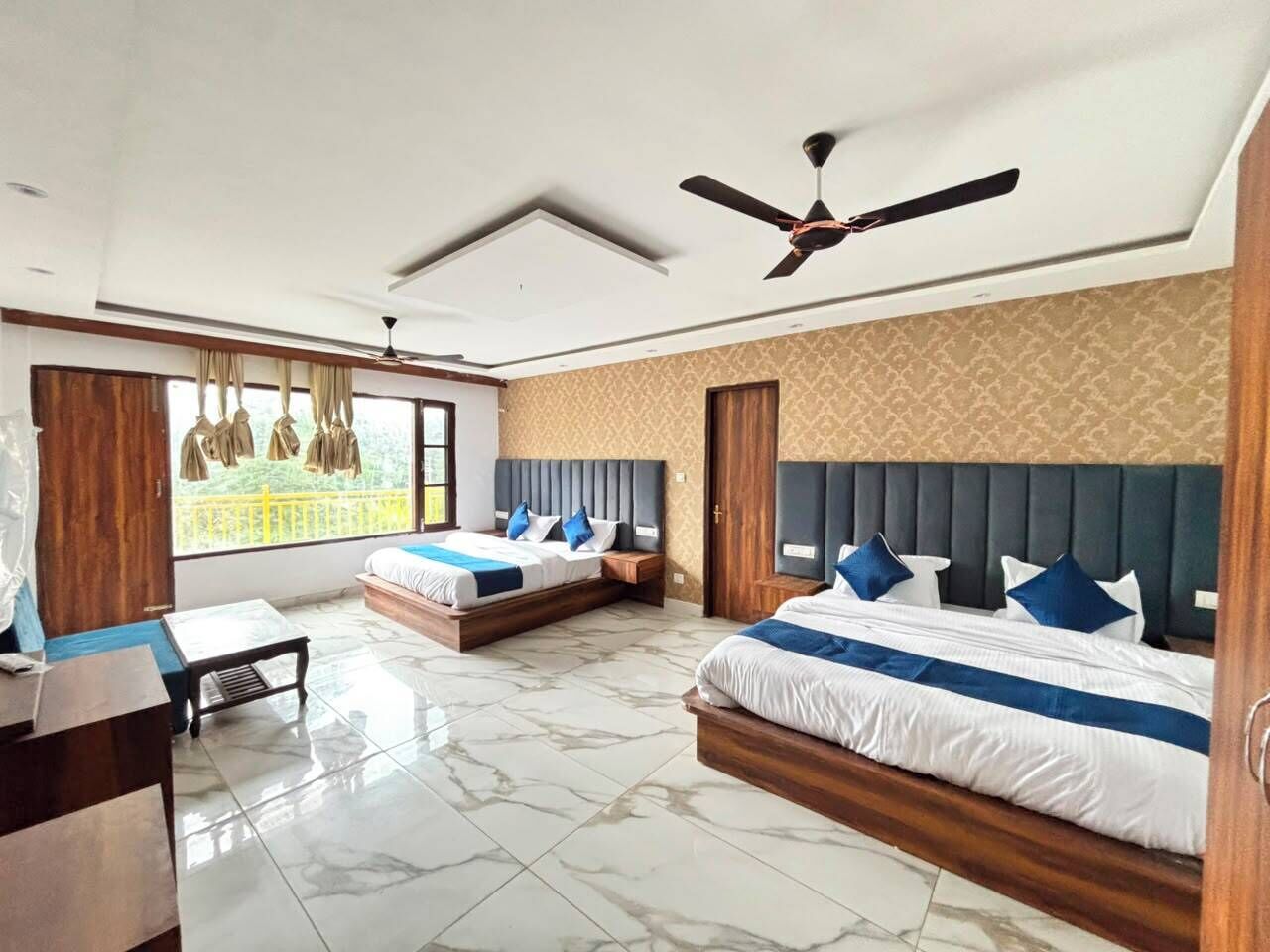 Deluxe Room, Balcony, Hill View | Desk, laptop workspace, iron/ironing board, WiFi (free)