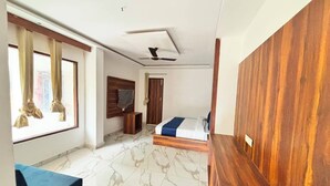 Deluxe Room, Balcony, Hill View | Desk, laptop workspace, iron/ironing board, WiFi (free)