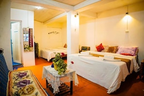 Unclassified image, 2 of 8, button - HOTEL LONG ISLAND (Darjeeling)