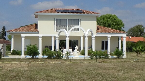 Exterior - Vrbo Property (Toujouse)