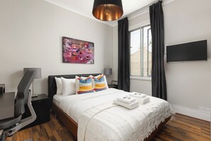 Unclassified image, 2 of 13, button - New! Cosy Split-Level 1BR | 1 min to Leyton Tube (Greater London)