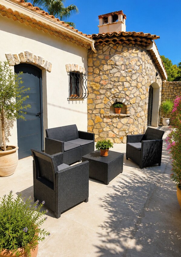 Terrace/patio - Vrbo Property (Le Cannet)
