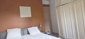 Room - Vrbo Property (Le Cannet)