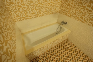 Suite | Bathroom - River Country (Nedumangad)