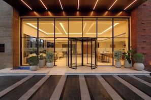 Unclassified image, 2 of 52, button - Lemon Tree Premier Vadodara (Vadodara)