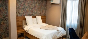 YANKERS ROYAL HOTEL KINSHASA 