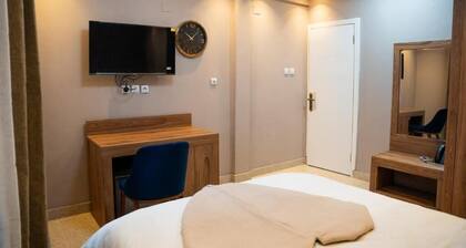 YANKERS ROYAL HOTEL KINSHASA