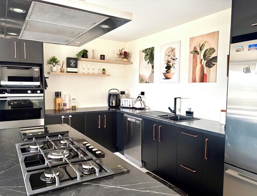 The Lakeview Residence
