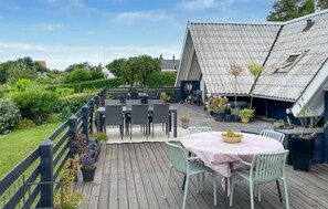 Outdoor dining - Stunning home in Frørup with WiFi (Frørup)