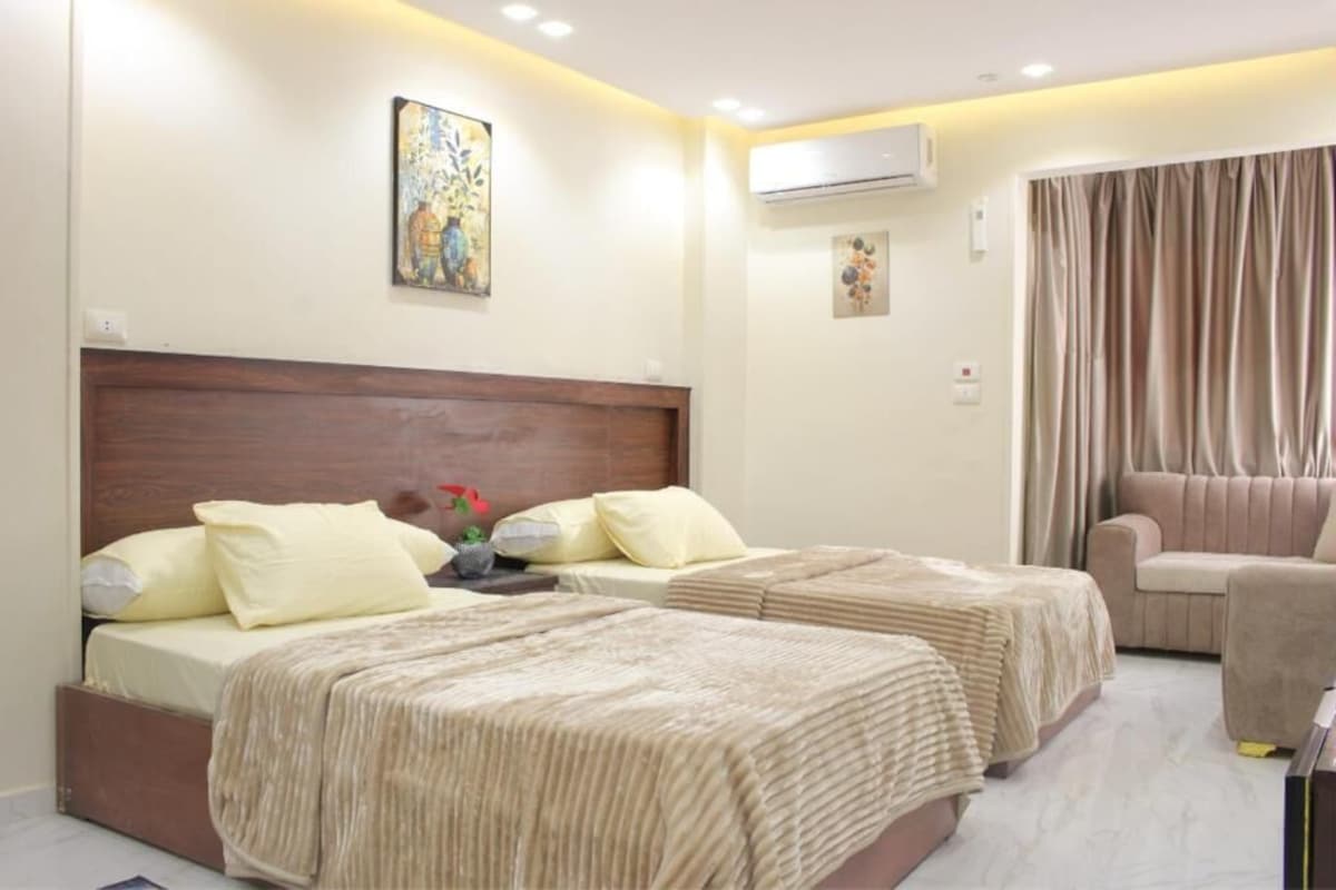 In-room safe, soundproofing, free WiFi