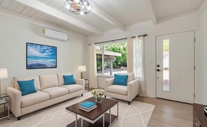 Living area - Ultimate Peaceful Country Retreat in Sonora DT (Sonora)