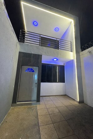 Exterior - 3-bedroom house in marvelous Guazapa with cool AC (Guazapa)