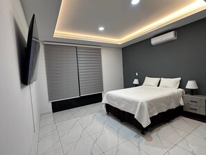 Room - 3-bedroom house in marvelous Guazapa with cool AC (Guazapa)