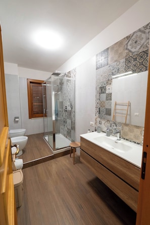 Double Room, Balcony | Bathroom